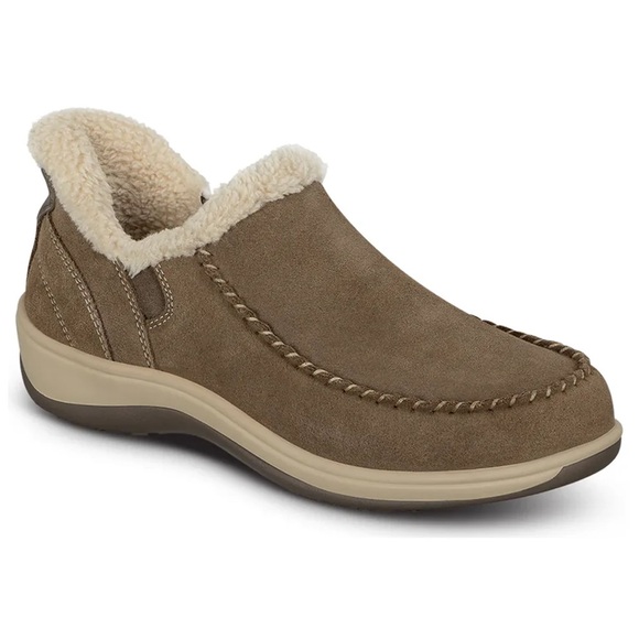 Cozy Women's Tan Slip-On Slippers - Picture 4 of 8